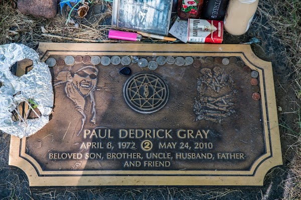 Highland Memory Gardens grounds