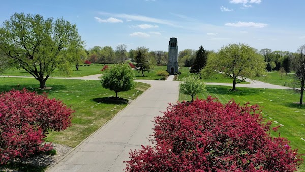 Highland Memory Gardens grounds