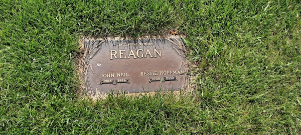 Highland Memory Gardens grounds