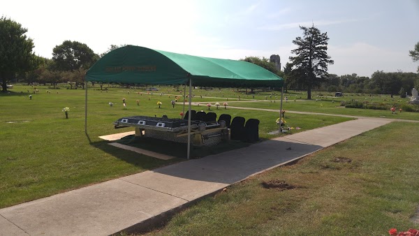 Highland Memory Gardens grounds