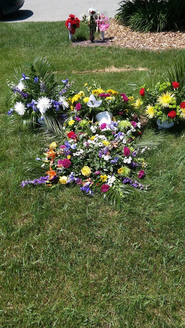 Highland Memory Gardens grounds