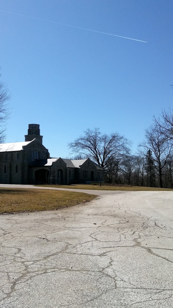 Highland Park Cemetery grounds