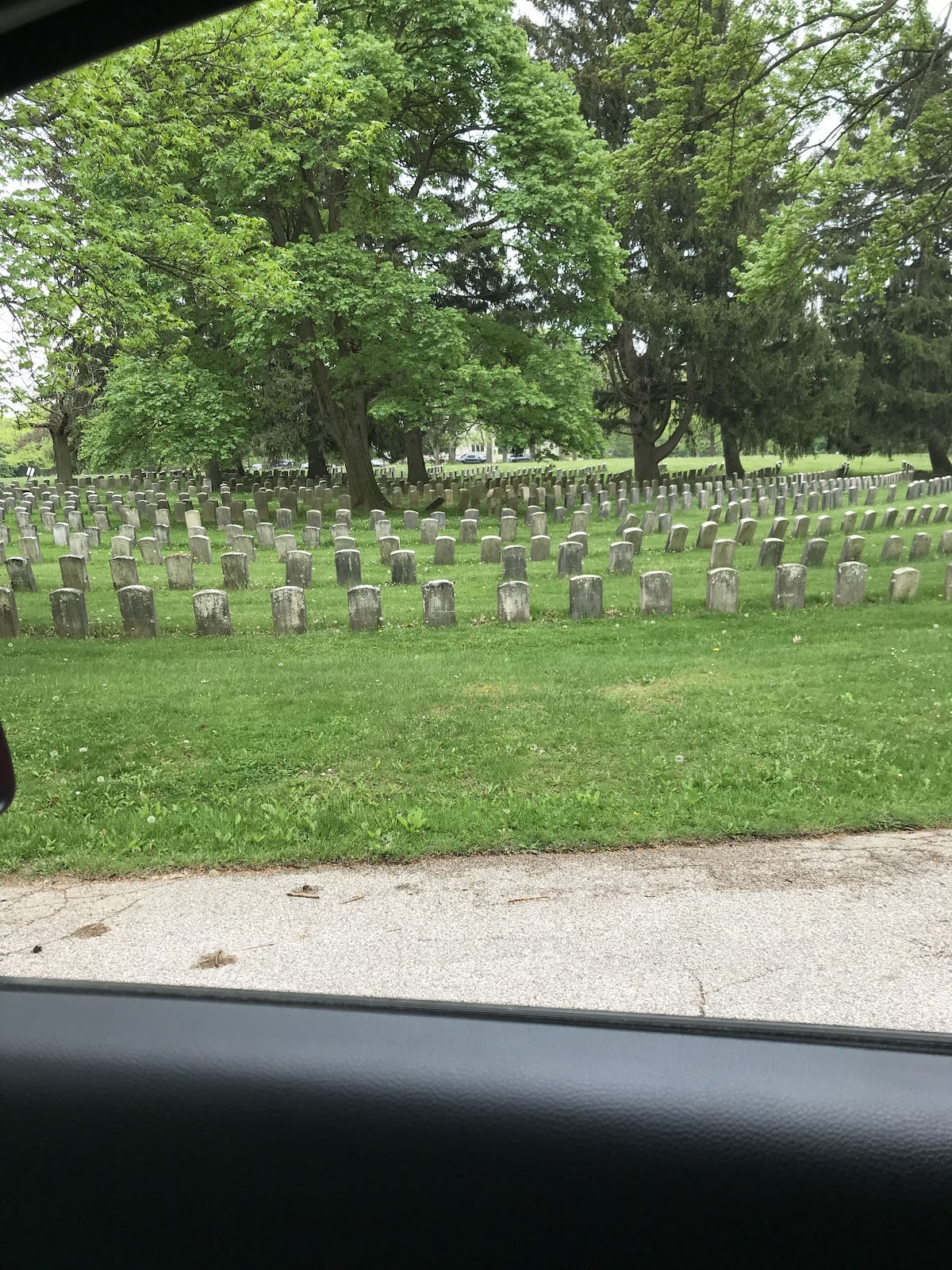 Highland Park Cemetery cemetery grounds and headstones