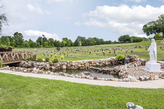 Hill Crest Memorial Park grounds