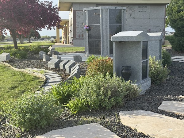 Hillcrest Memorial Gardens grounds