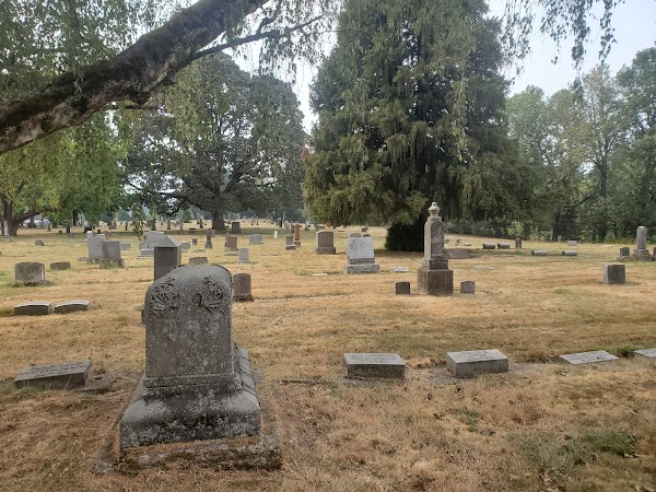 Hillsboro Pioneer Cemetery grounds