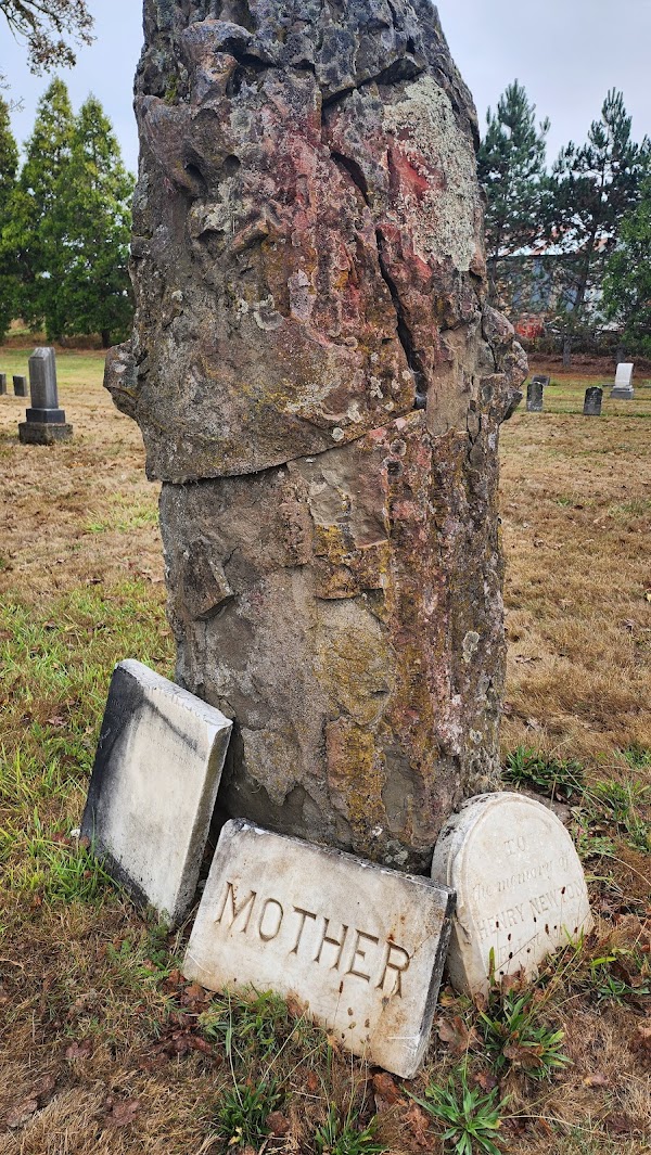 Hillsboro Pioneer Cemetery grounds