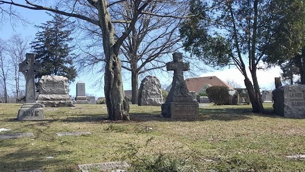 Hillside Cemetery grounds
