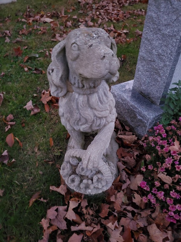 Hillside Cemetery grounds