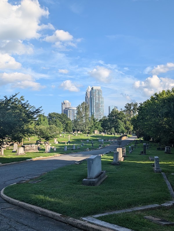 Historic Elmwood Pinewood Cemetery grounds
