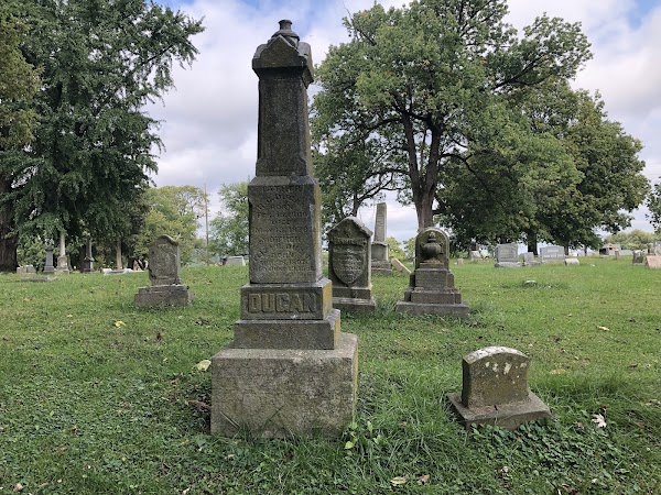 Historic Linden Grove Cemetery & Arboretum grounds