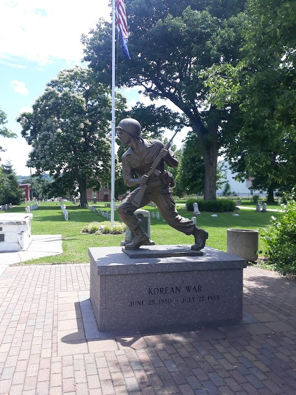 Historic Linden Grove Cemetery & Arboretum grounds