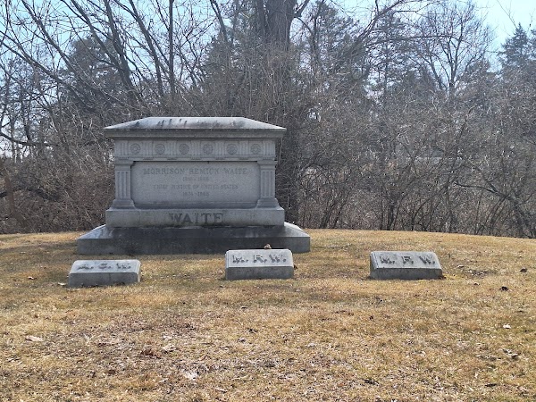 Historic Woodlawn Cemetery grounds