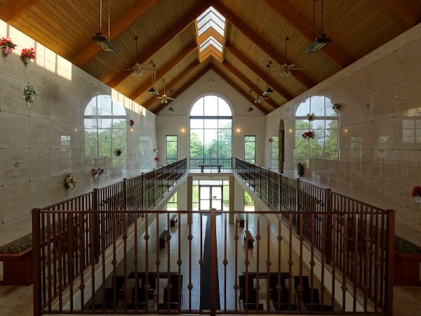 Holmdel Cemetery & Mausoleum grounds