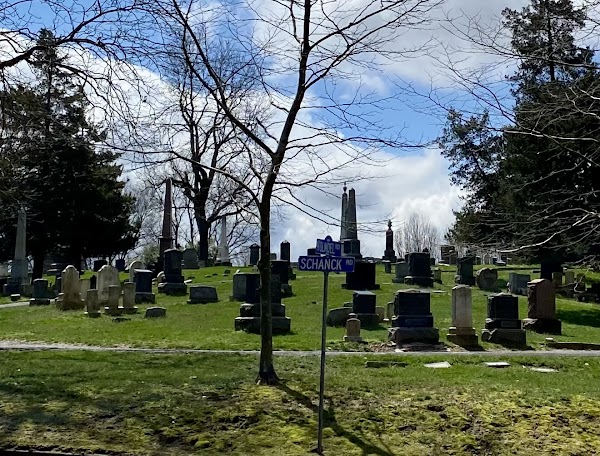 Holmdel Cemetery & Mausoleum grounds