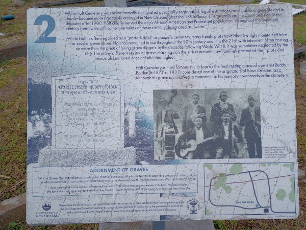 Holt Cemetery grounds