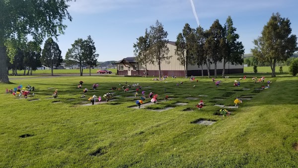 Holy Cross Catholic Cemetery grounds
