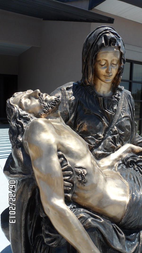 Holy Cross Cemetery grounds