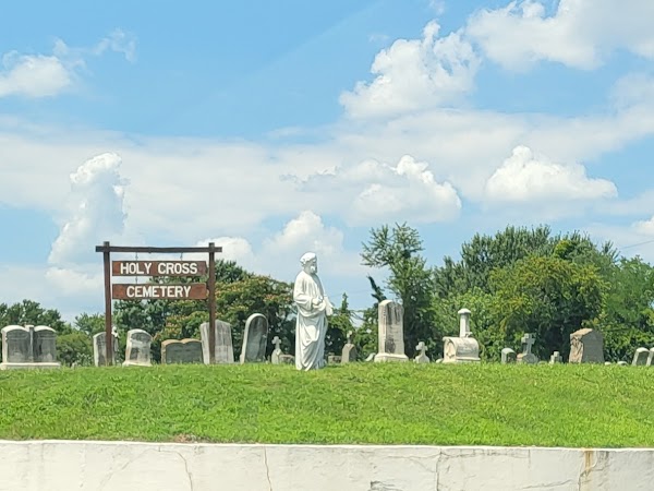Holy Cross Cemetery grounds