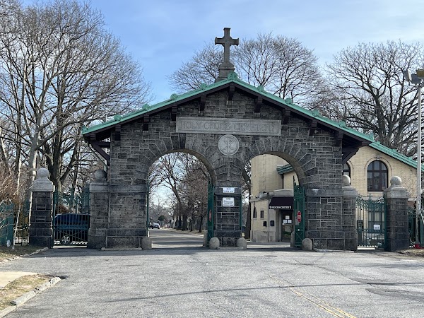 Holy Cross Cemetery grounds