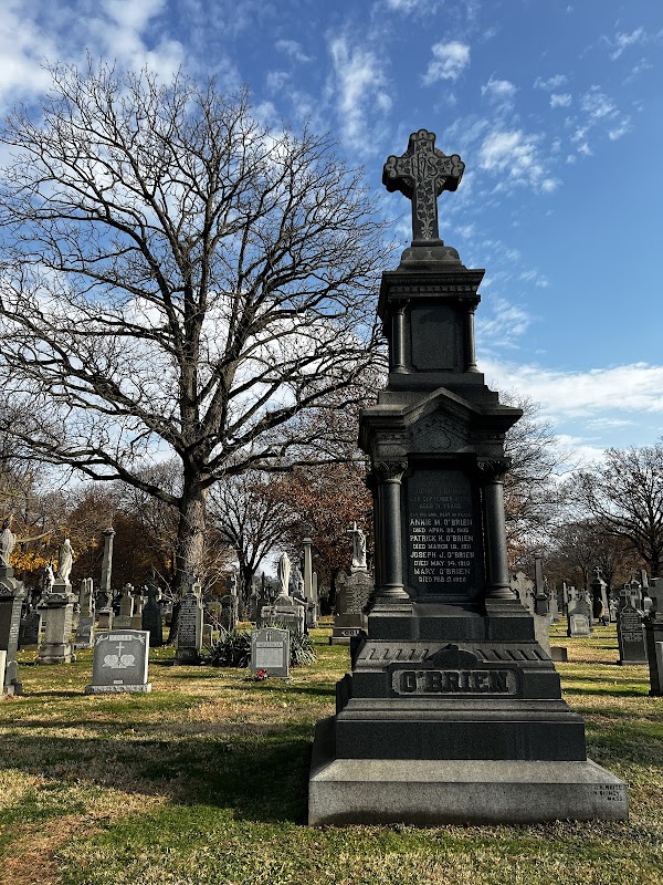 Holy Cross Cemetery grounds