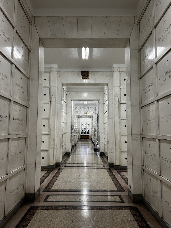 Holy Cross Cemetery grounds