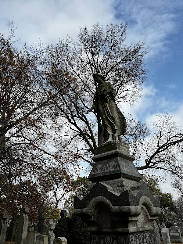 Holy Cross Cemetery grounds