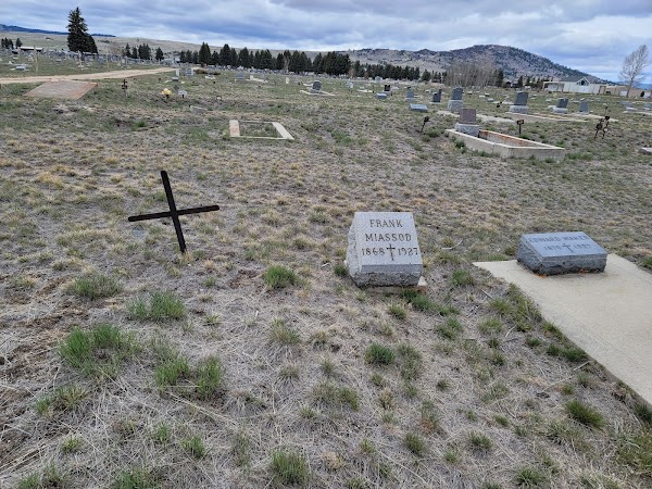 Holy Cross Cemetery grounds