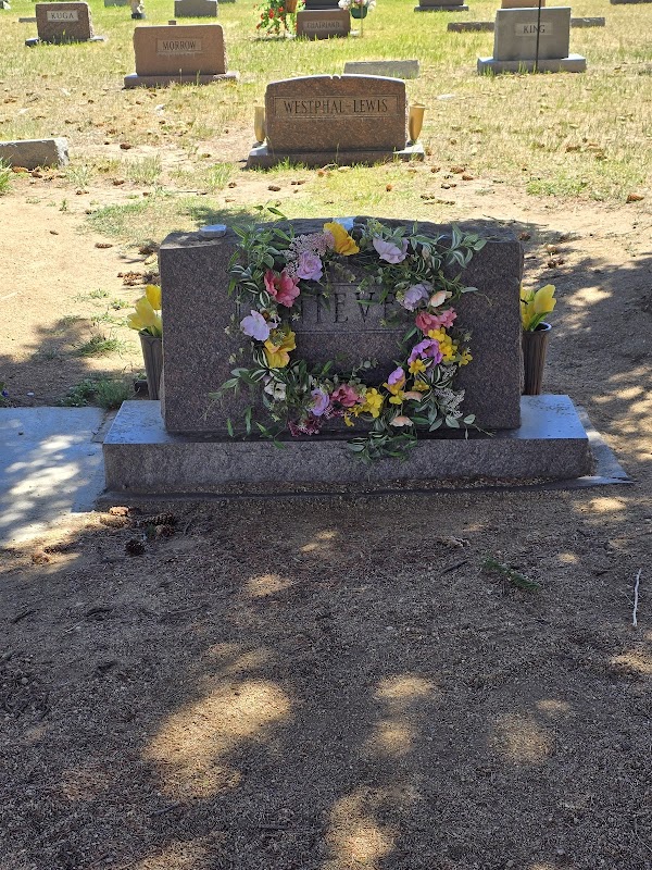 Holy Cross Cemetery grounds