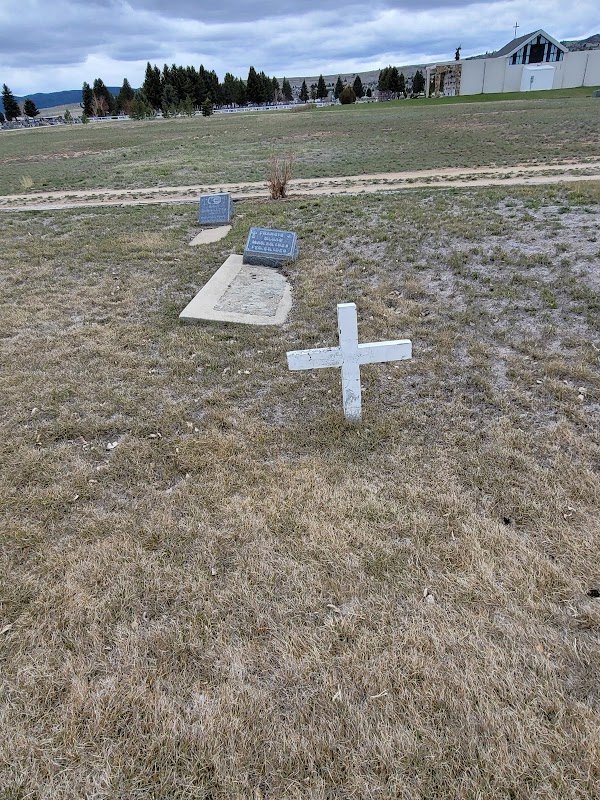 Holy Cross Cemetery grounds