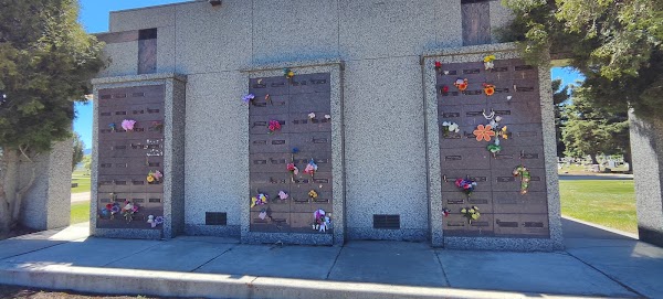 Holy Cross Cemetery grounds