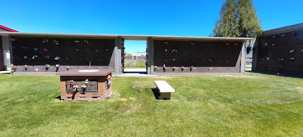 Holy Cross Cemetery grounds