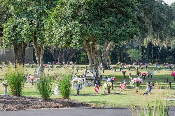 Holy Cross Cemetery grounds