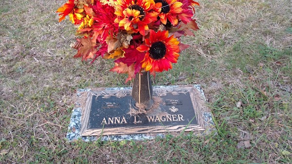 Holy Cross Cemetery grounds