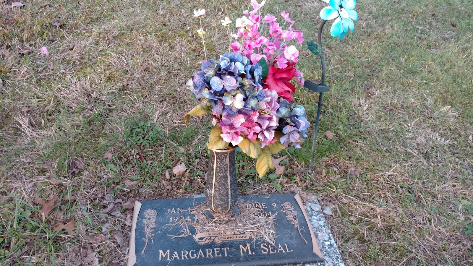 Holy Cross Cemetery cemetery grounds and headstones