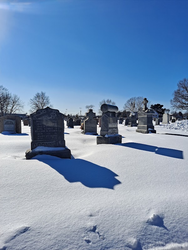 Holy Cross Cemetery grounds