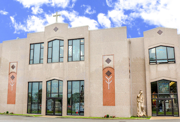 Holy Name Cemetery & Mausoleum grounds