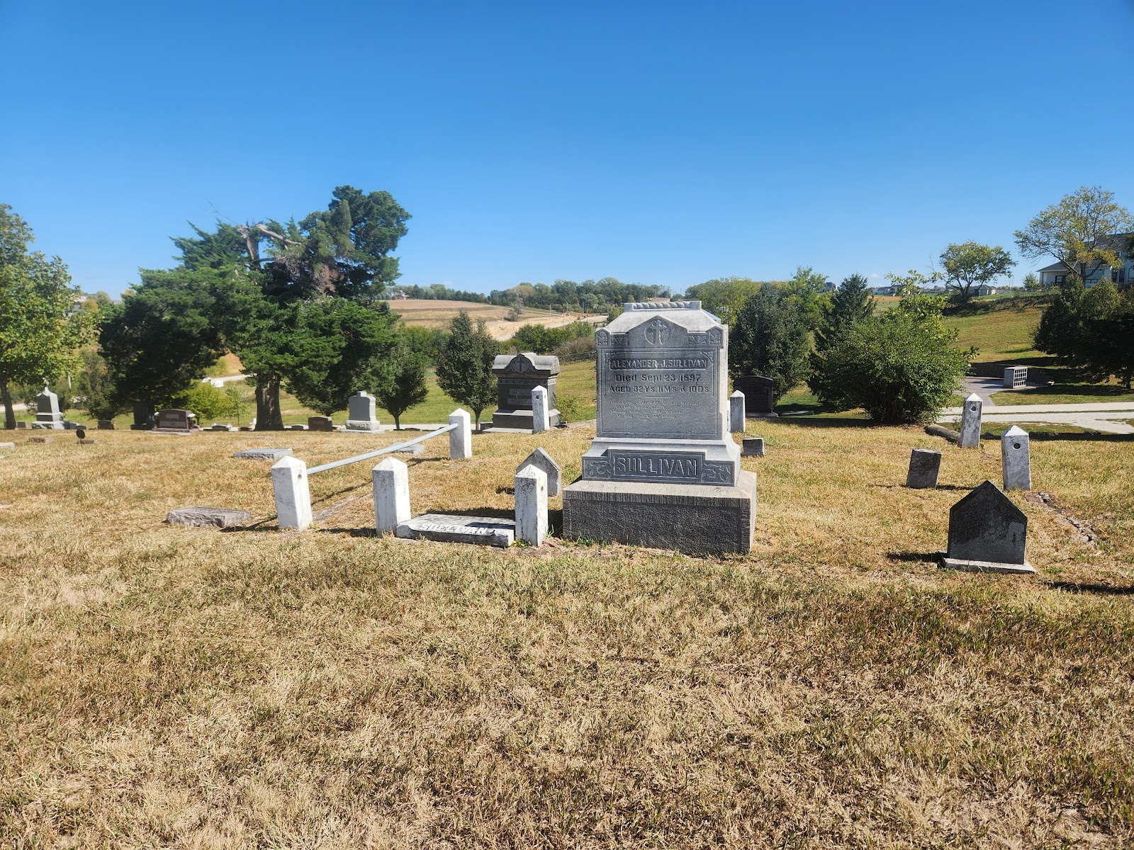 Holy Sepulchre Cemetery cemetery grounds and headstones