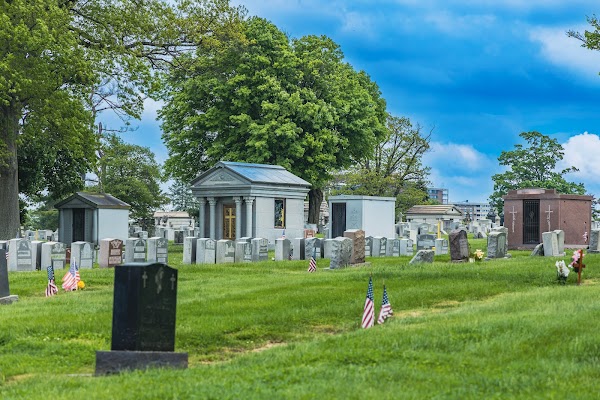 Holy Sepulchre Cemetery grounds