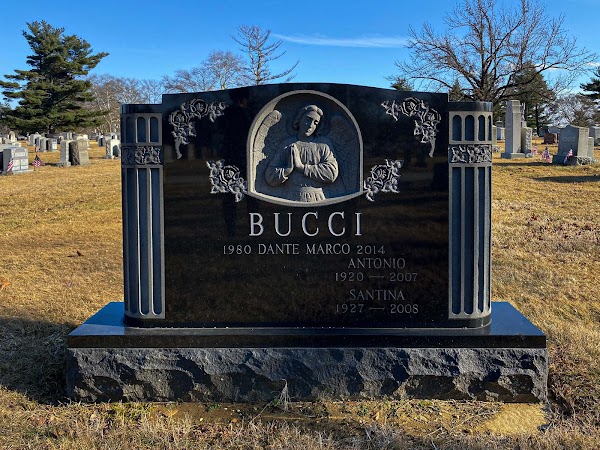 Holy Sepulchre Cemetery grounds