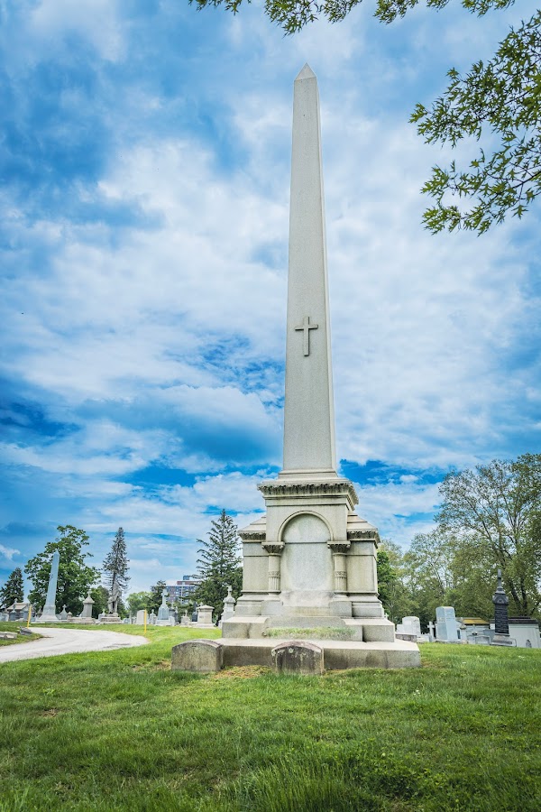 Holy Sepulchre Cemetery grounds