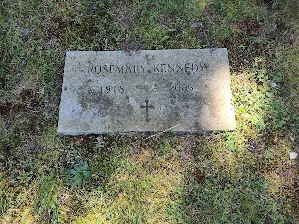 Holyhood Cemetery grounds
