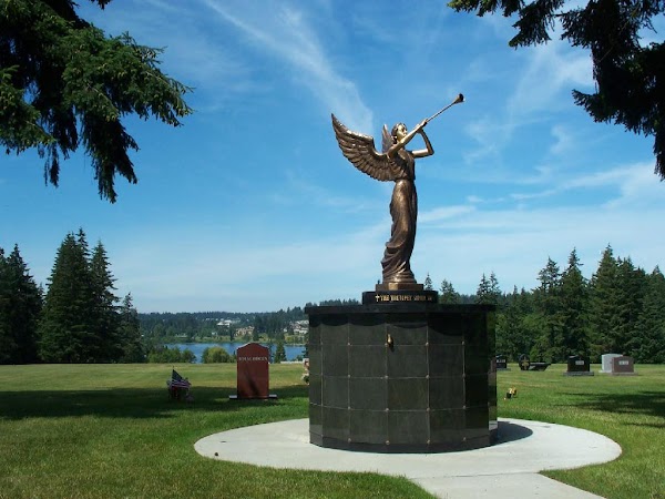 Holyrood Cemetery grounds