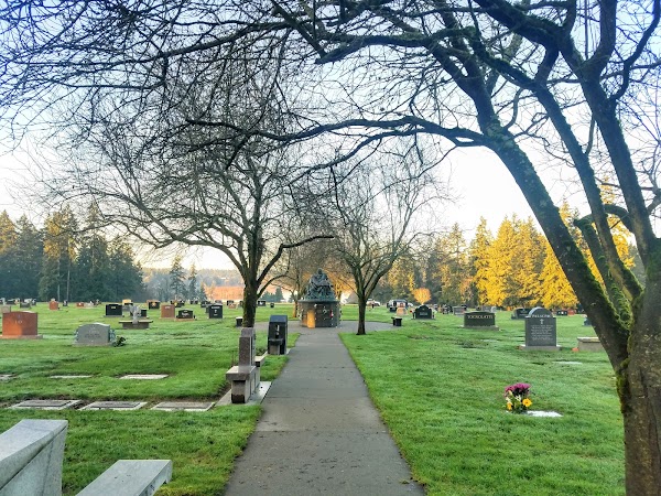Holyrood Cemetery grounds