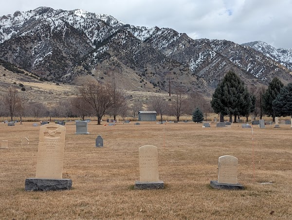 Honeyville Cemetery grounds