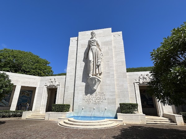 Honolulu Memorial (Lady Columbia) grounds