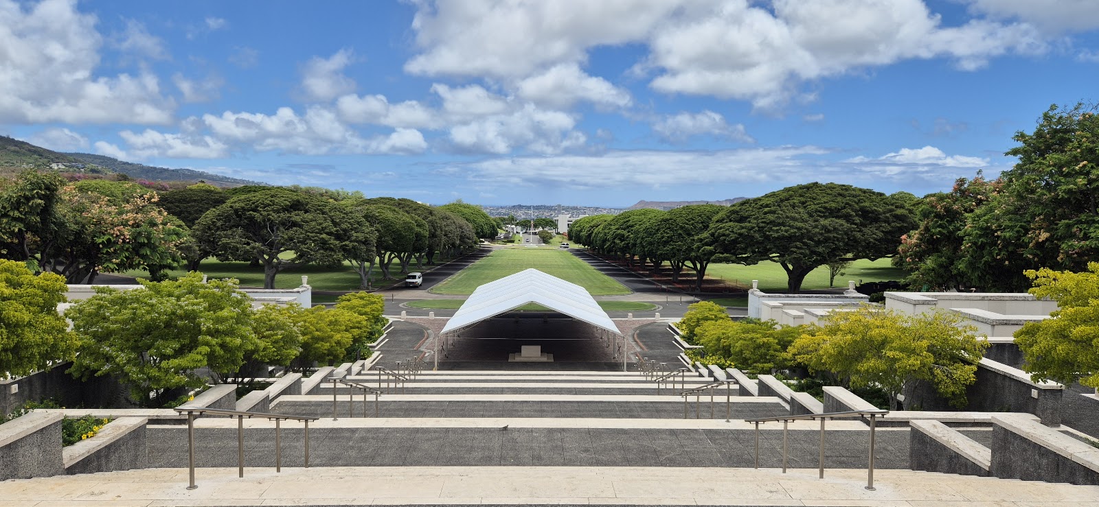 Honolulu Memorial (Lady Columbia) cemetery grounds and headstones