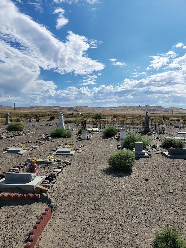 Hot Springs Cemetery grounds