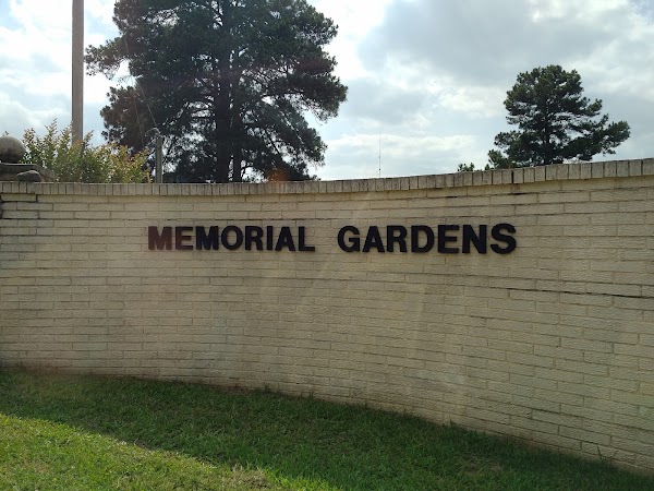 Hot Springs Memorial Gardens grounds