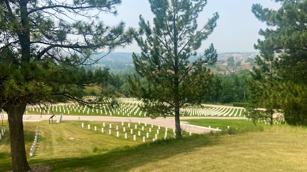 Hot Springs National Cemetery grounds